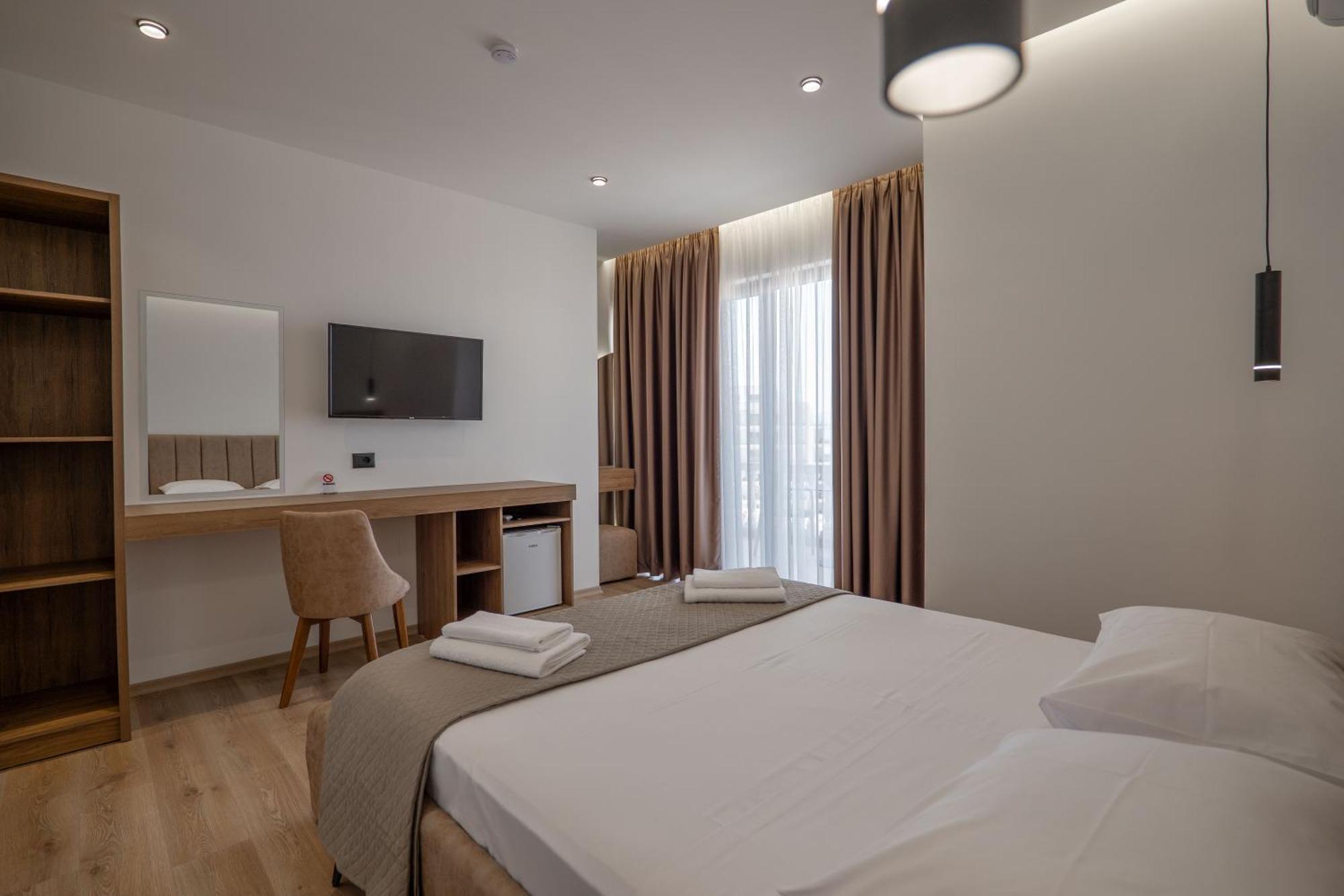 סרנדה Keos Hotel מראה חיצוני תמונה