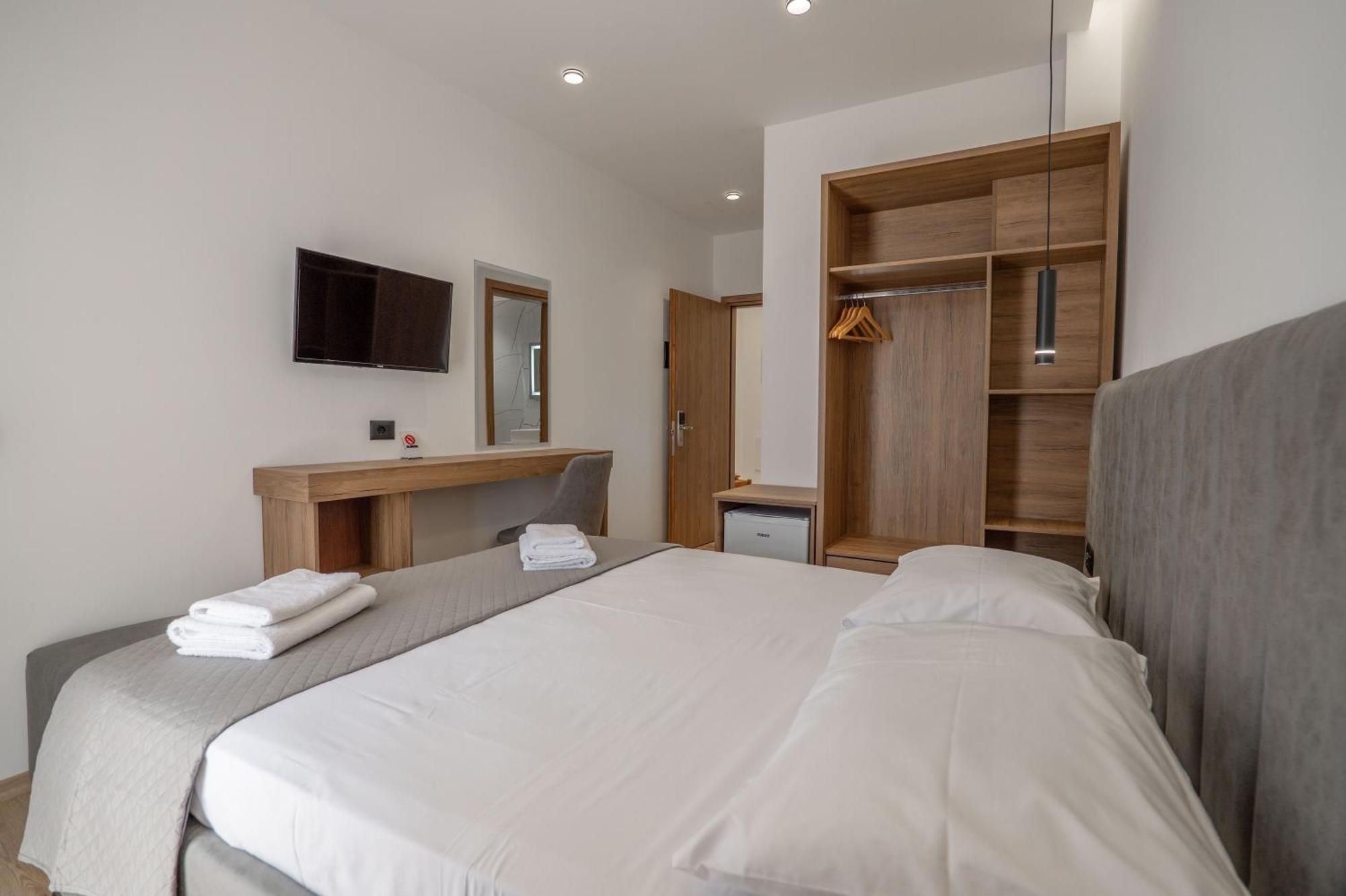 סרנדה Keos Hotel מראה חיצוני תמונה
