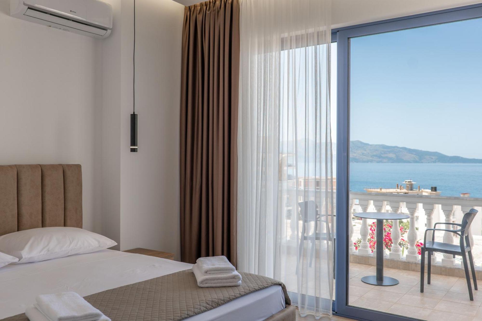 סרנדה Keos Hotel מראה חיצוני תמונה