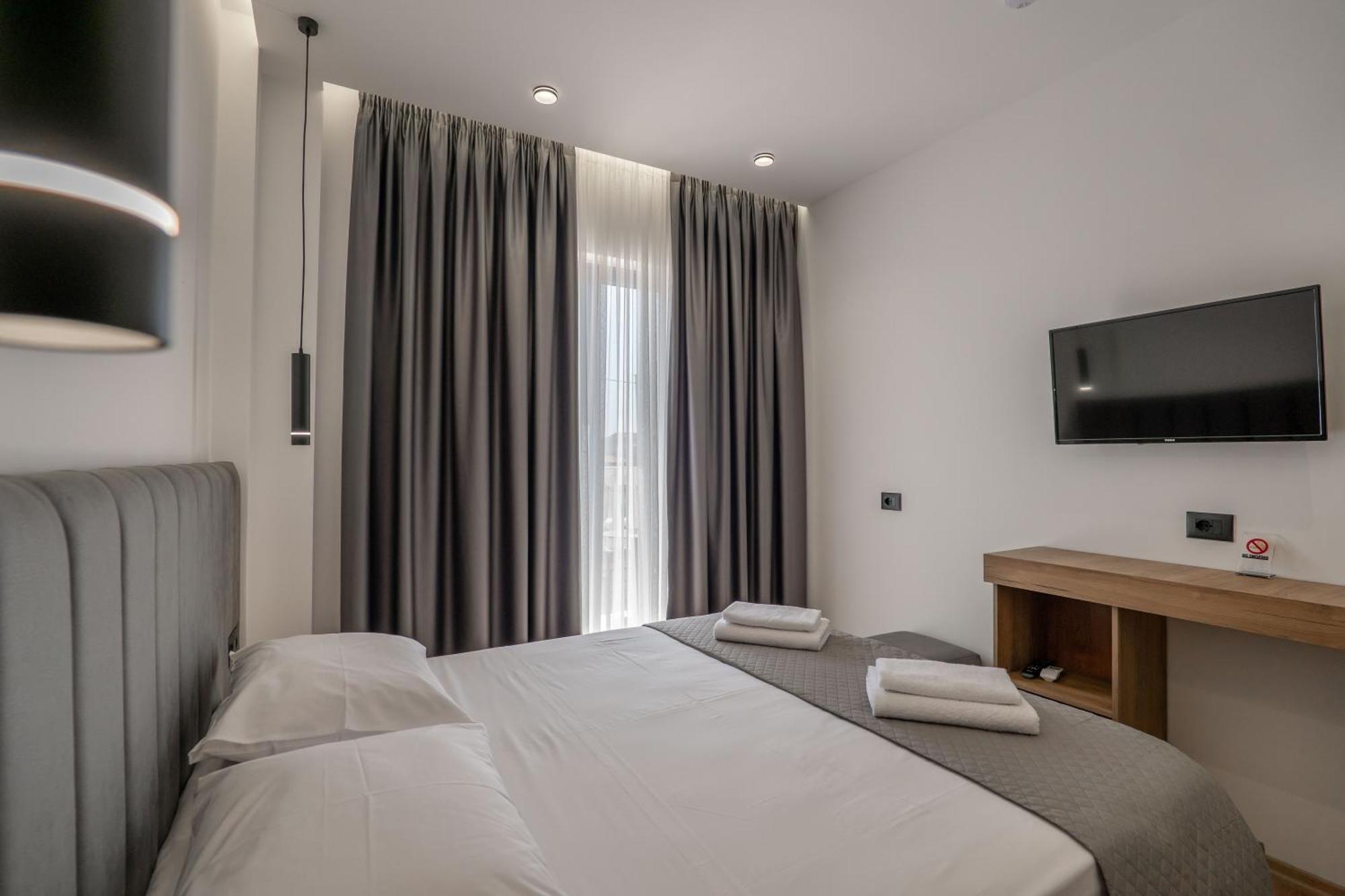 סרנדה Keos Hotel מראה חיצוני תמונה