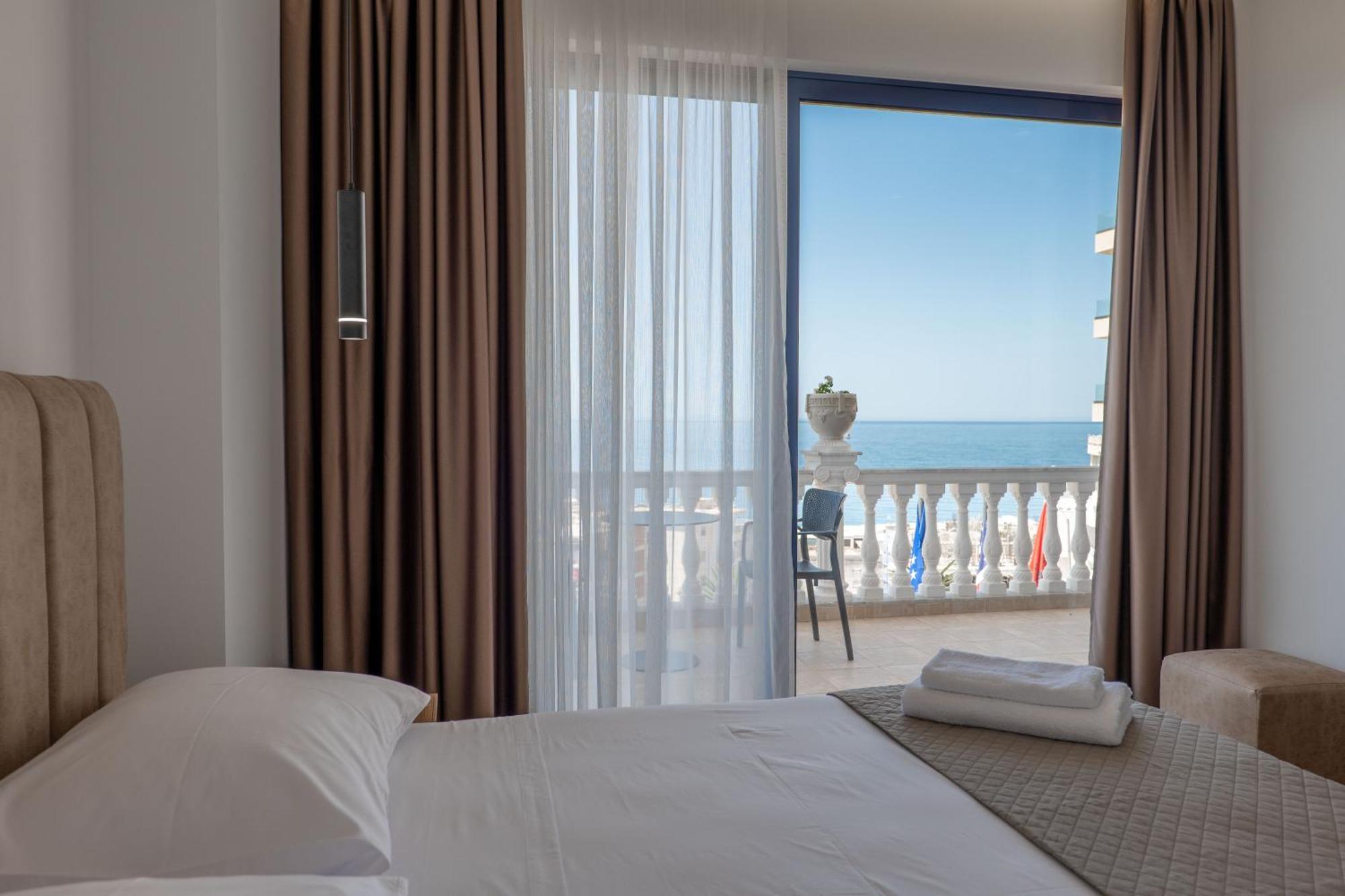 סרנדה Keos Hotel מראה חיצוני תמונה
