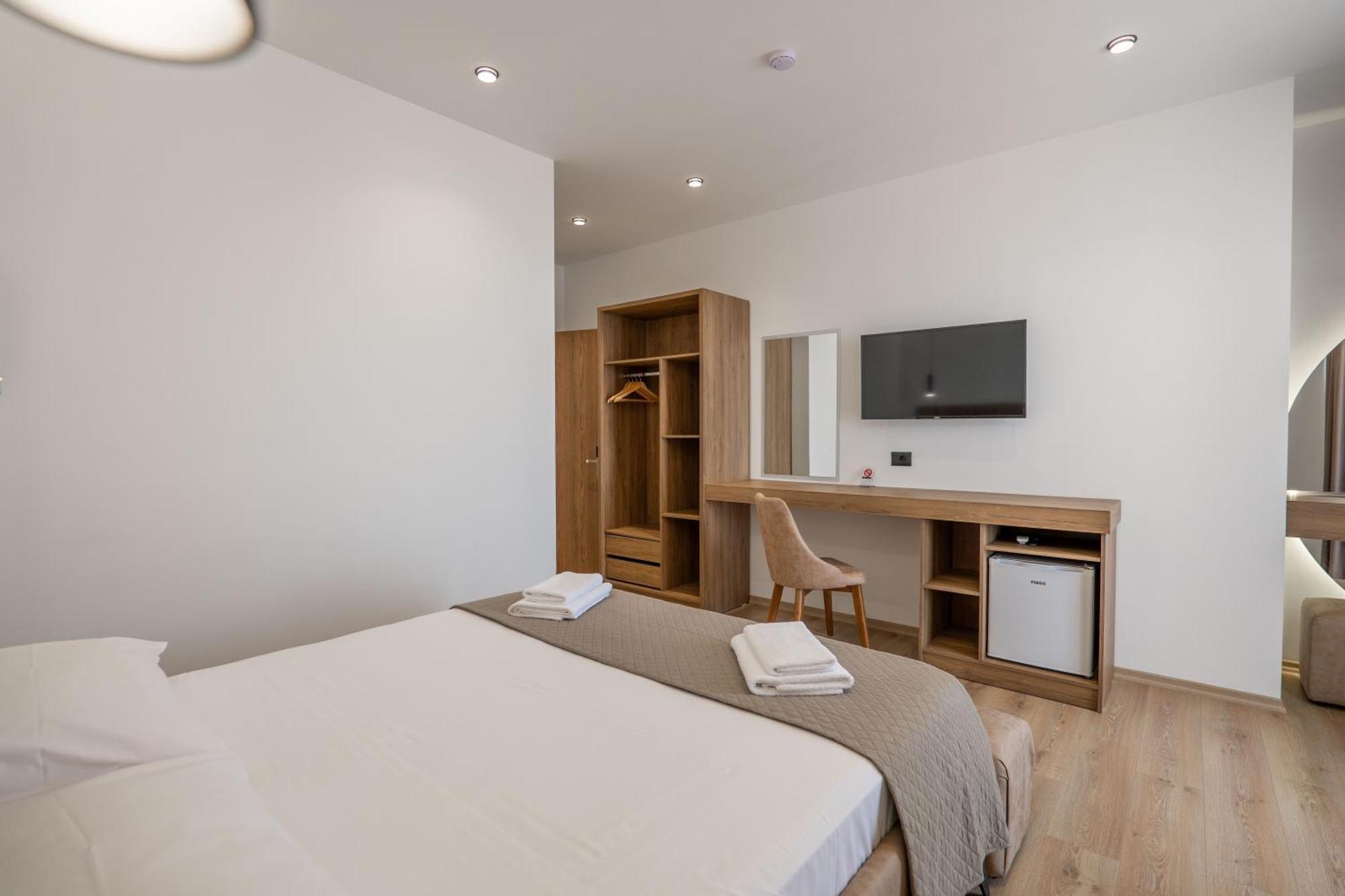 סרנדה Keos Hotel מראה חיצוני תמונה
