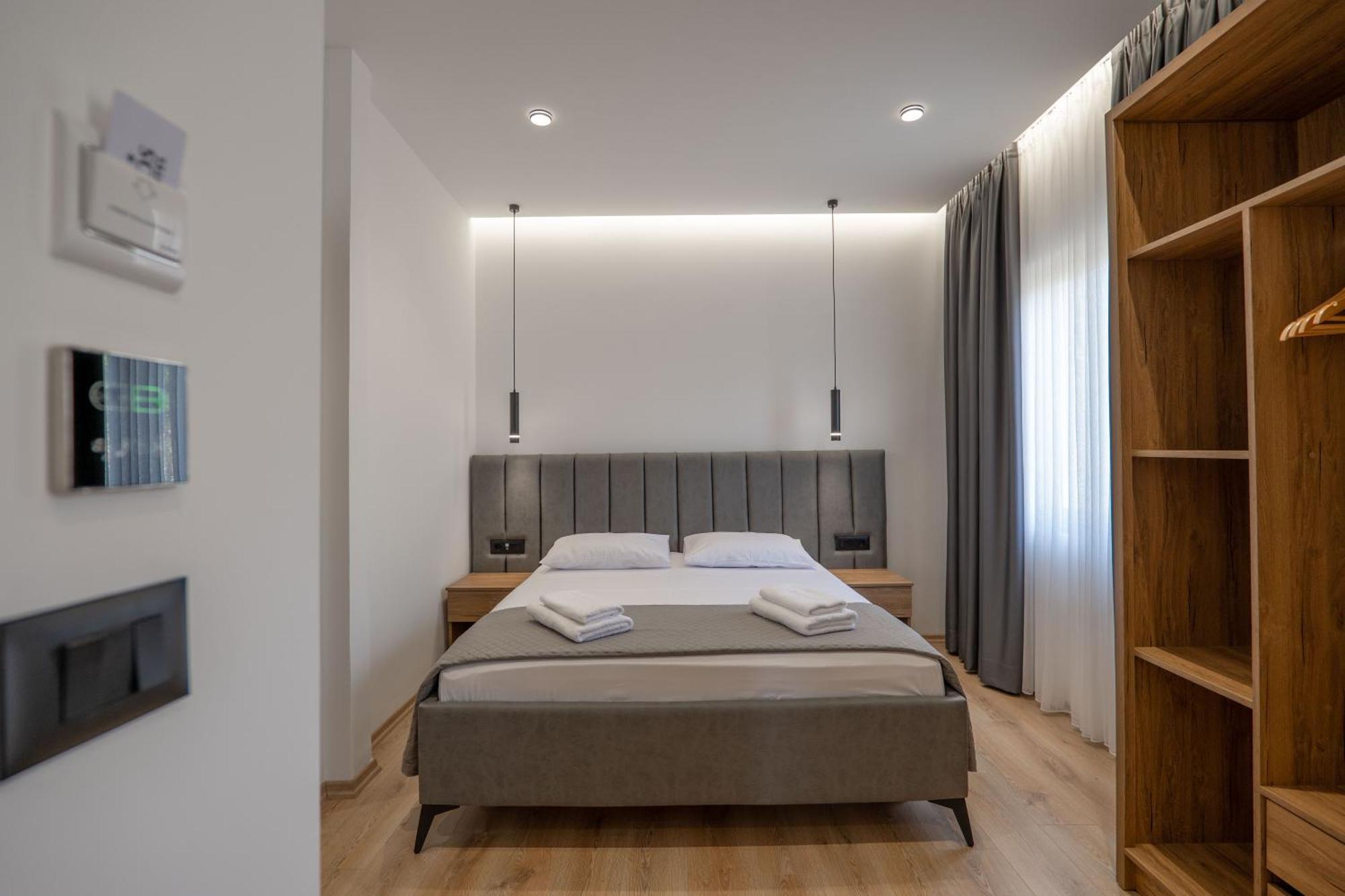סרנדה Keos Hotel מראה חיצוני תמונה