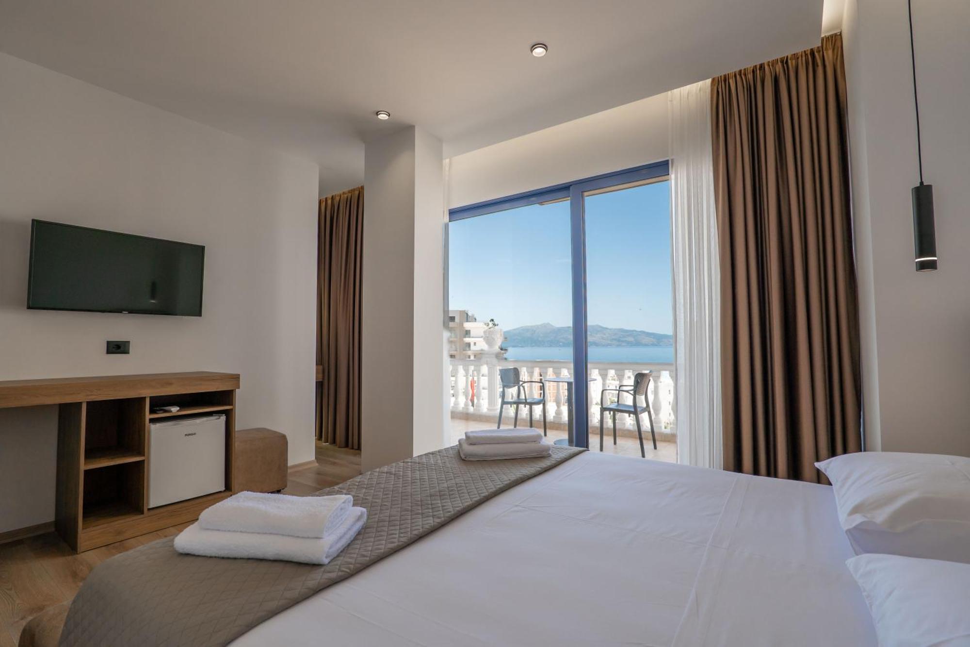 סרנדה Keos Hotel מראה חיצוני תמונה